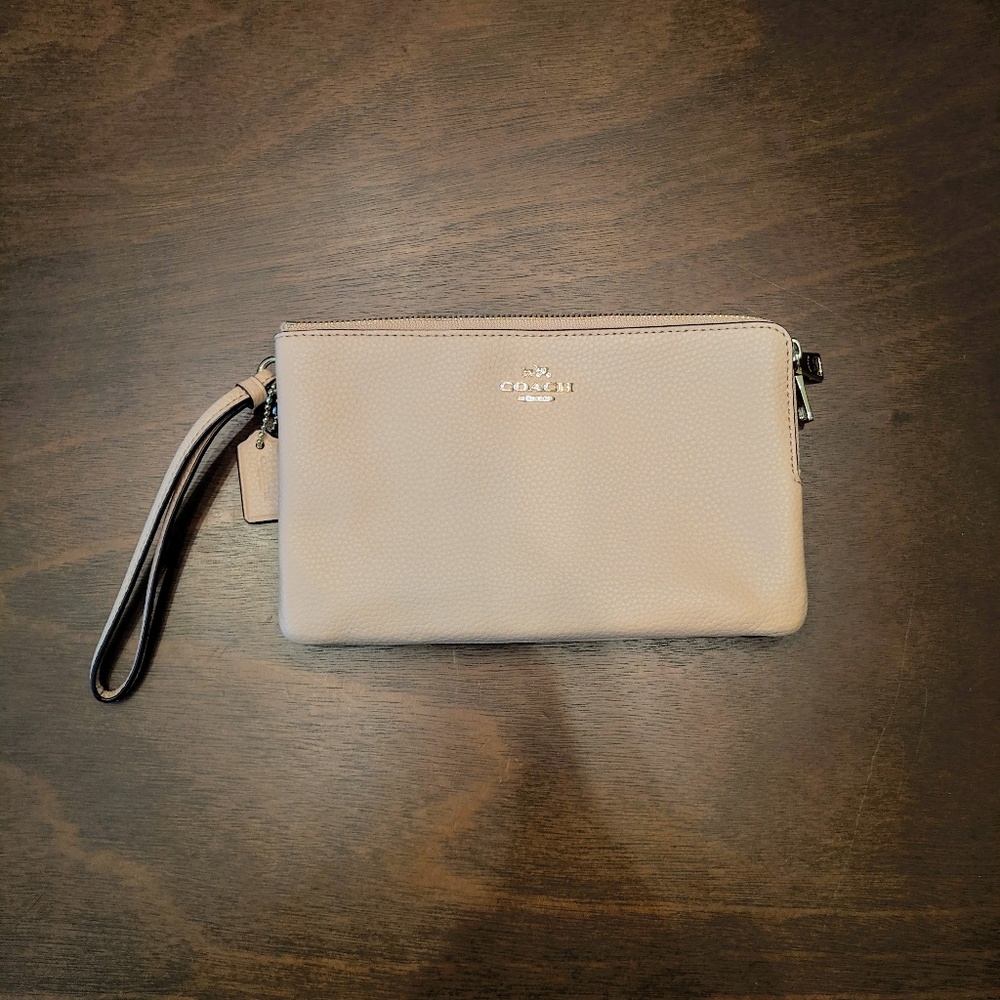 COACH F87587 Pebble Leather Wristlet Wallet